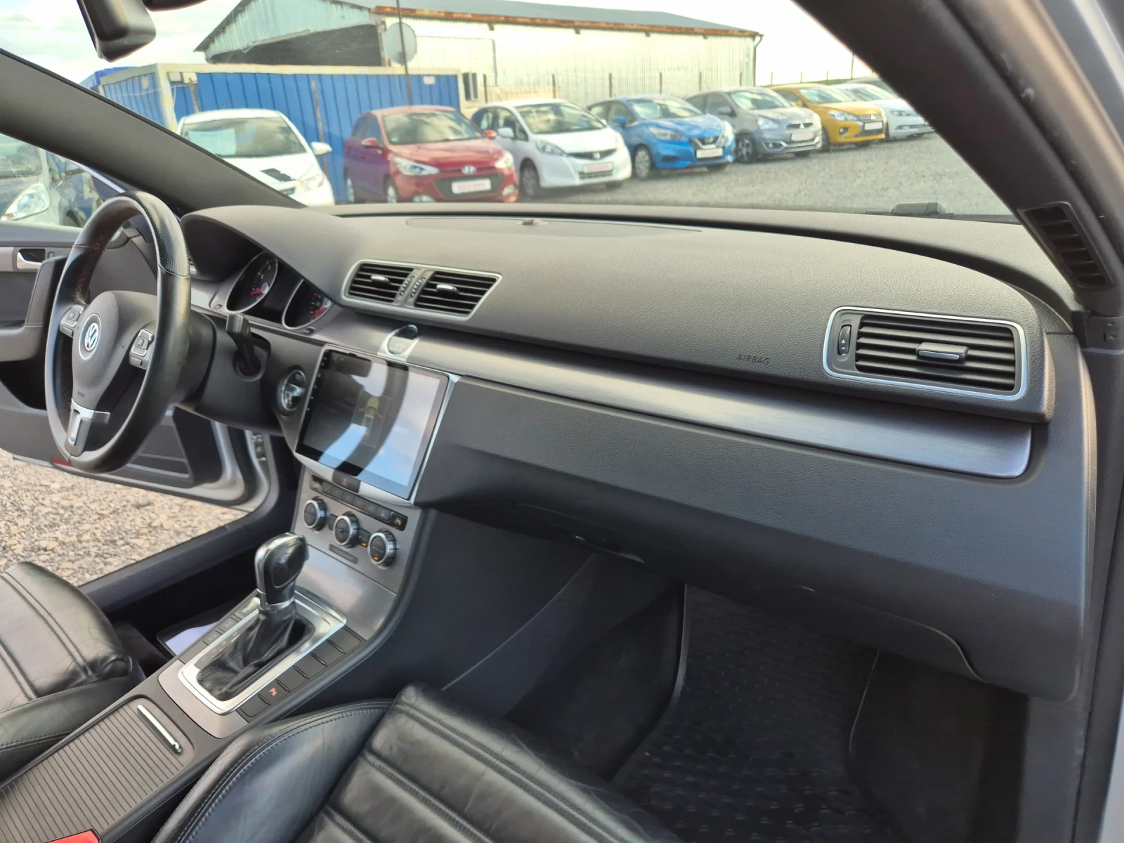 VW Passat АВТОМАТИК, снимка 13 - Автомобили и джипове - 54391492
