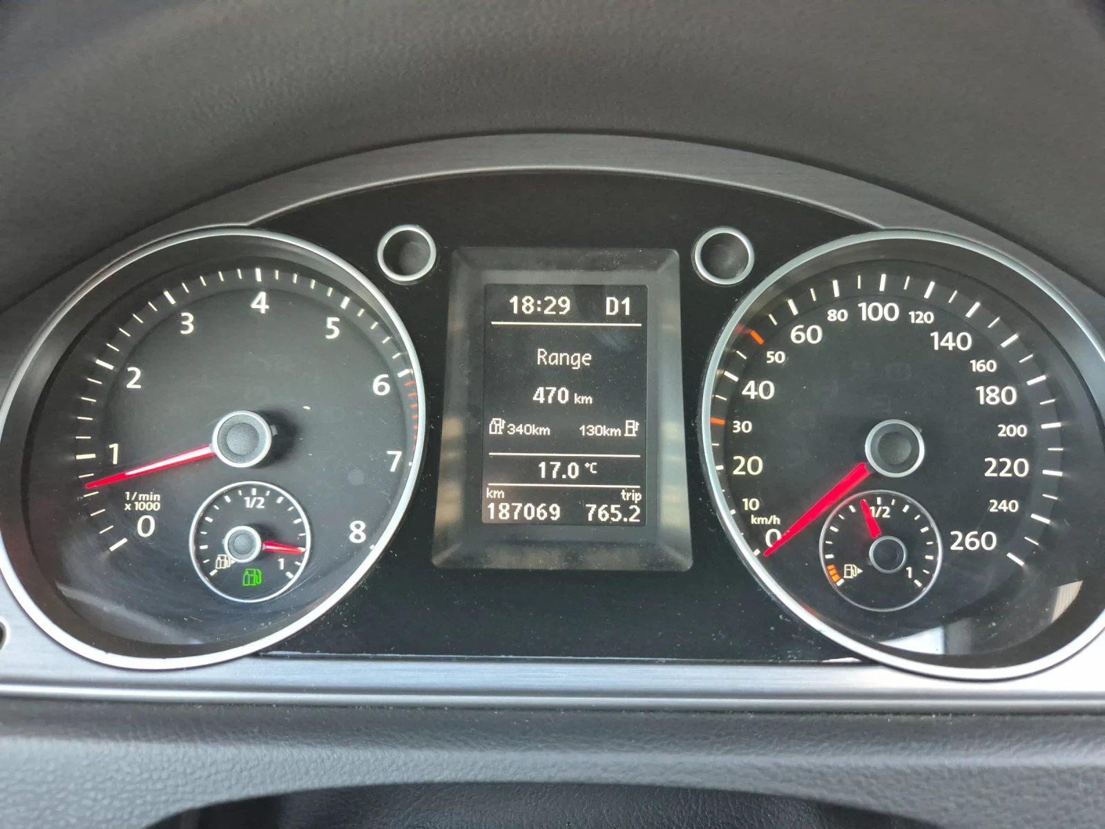VW Passat АВТОМАТИК, снимка 14 - Автомобили и джипове - 54391492