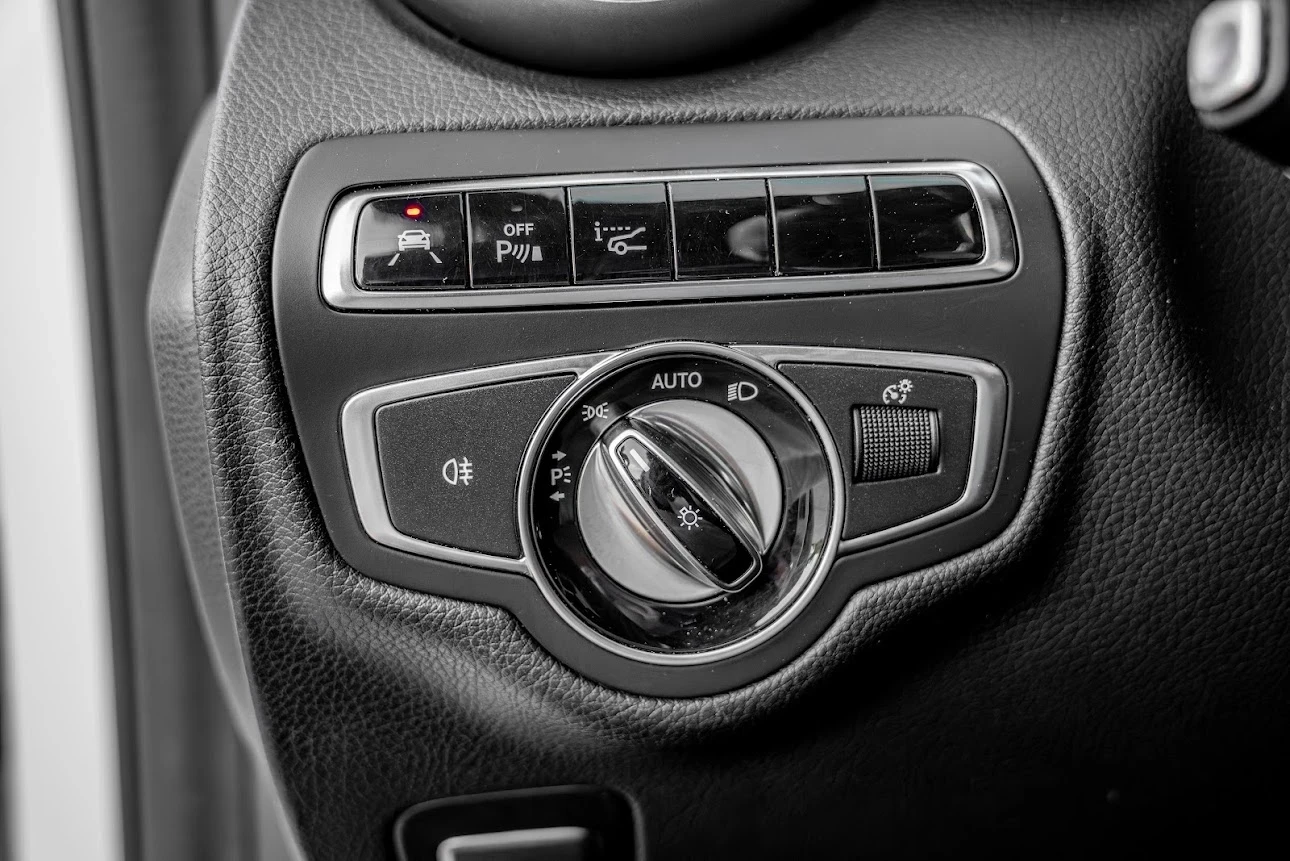 Mercedes-Benz C 220 AMG/C43 PACK/HEAD UP/BURMESTER/ЗАДНА КАМЕРА, снимка 14 - Автомобили и джипове - 54599137