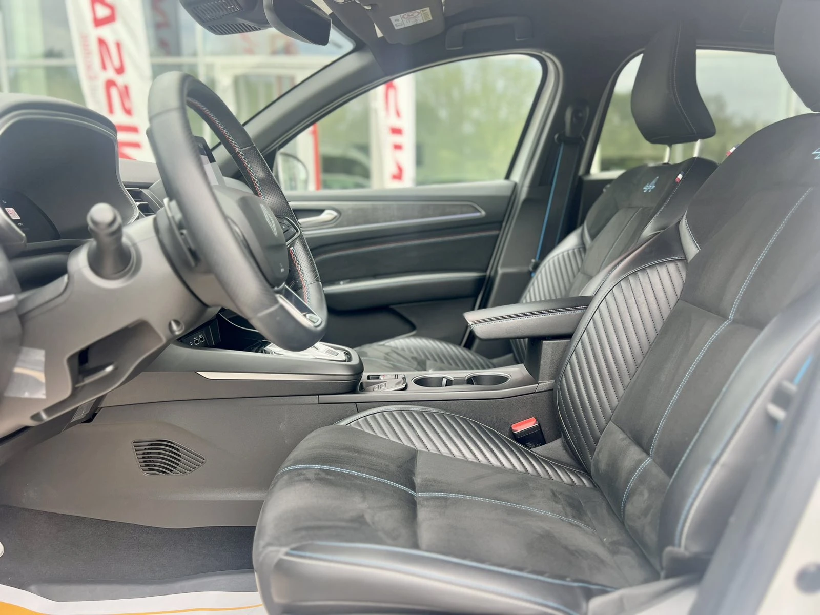 Renault Arkana Esprit Alpine / 1.3 TCe / 160 к.с. / EDC /Гаранция, снимка 9 - Автомобили и джипове - 54633217
