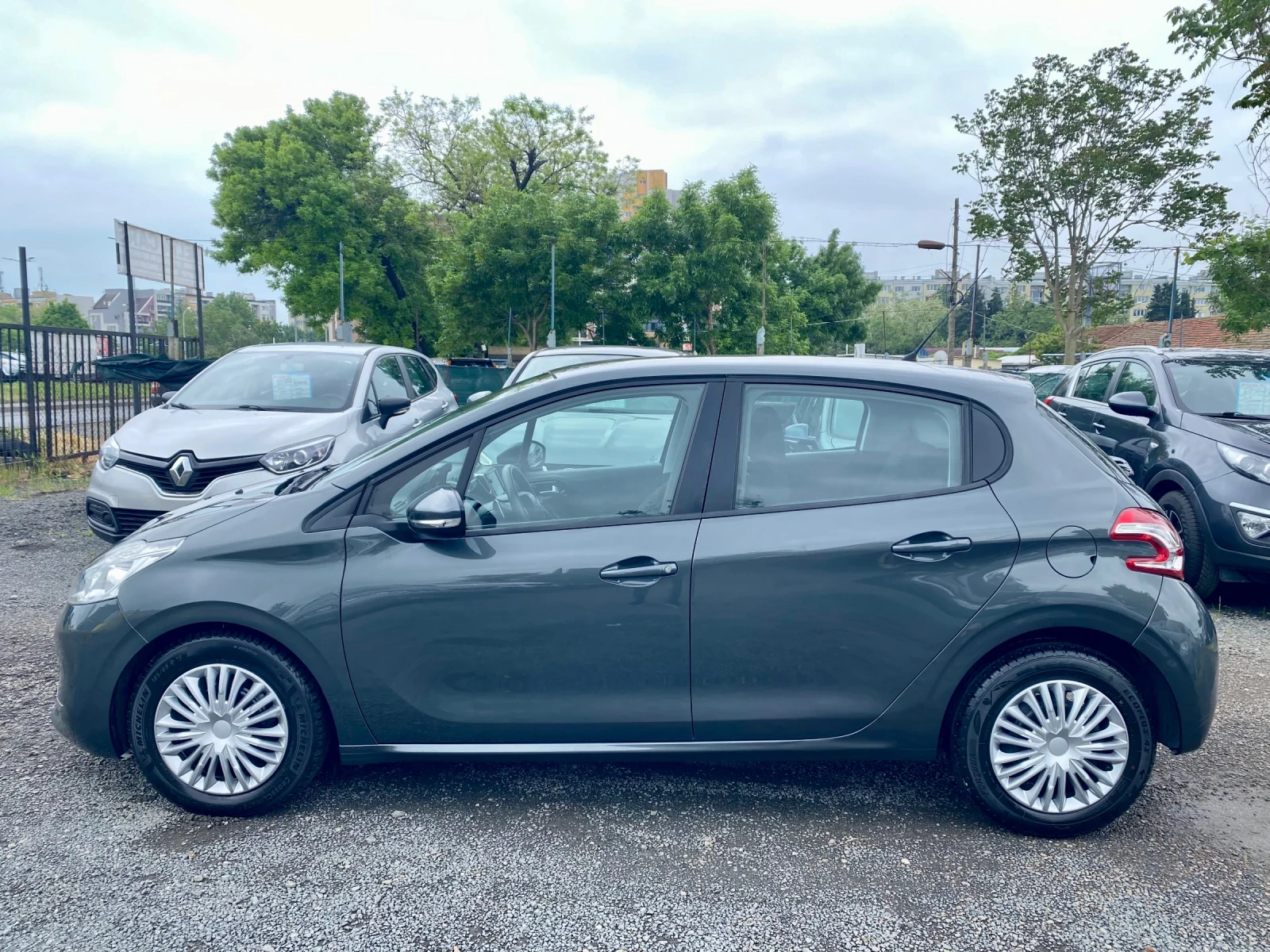 Peugeot 208, снимка 6 - Автомобили и джипове - 54641757