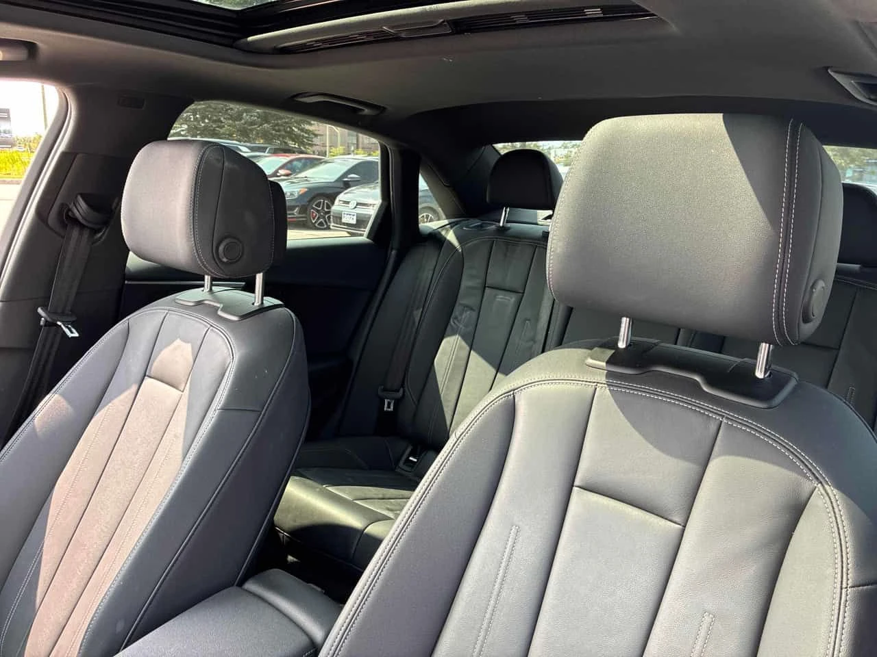 Audi A4 * Komfort * CARFAX * БЕЗ ПЪРВОНАЧАЛНА ВНОСКА, снимка 11 - Автомобили и джипове - 55413816