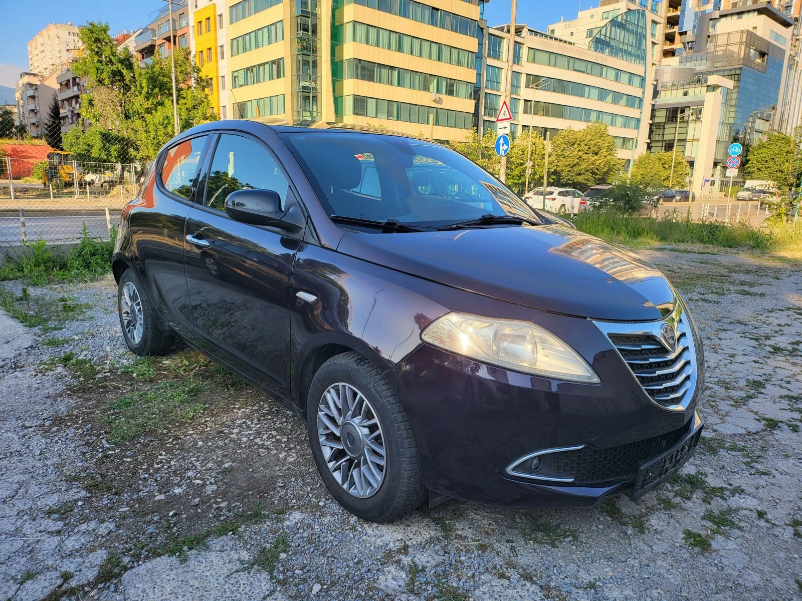 Lancia Ypsilon 1.3 JTDm euro 5B, снимка 3 - Автомобили и джипове - 55432533