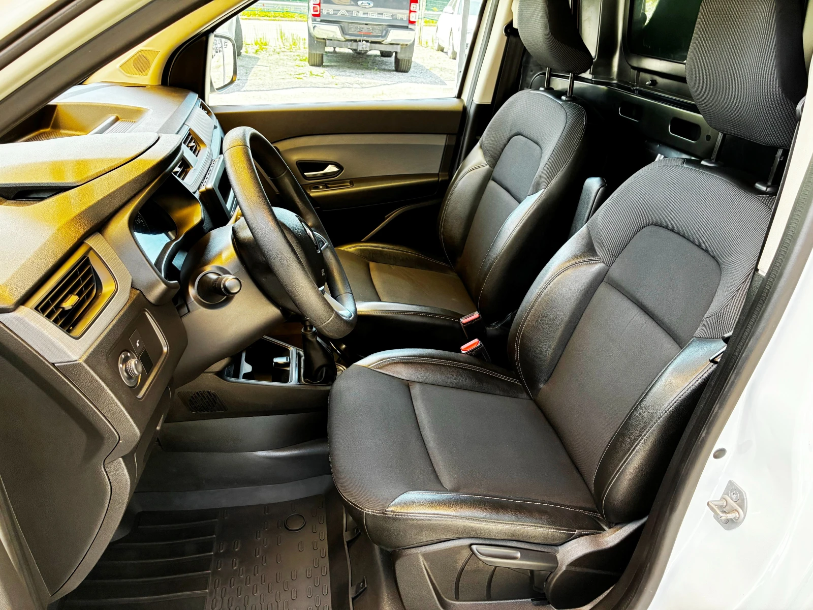 Renault Express 1.5D С ДДС ФАКТУРА!, снимка 13 - Автомобили и джипове - 55493369