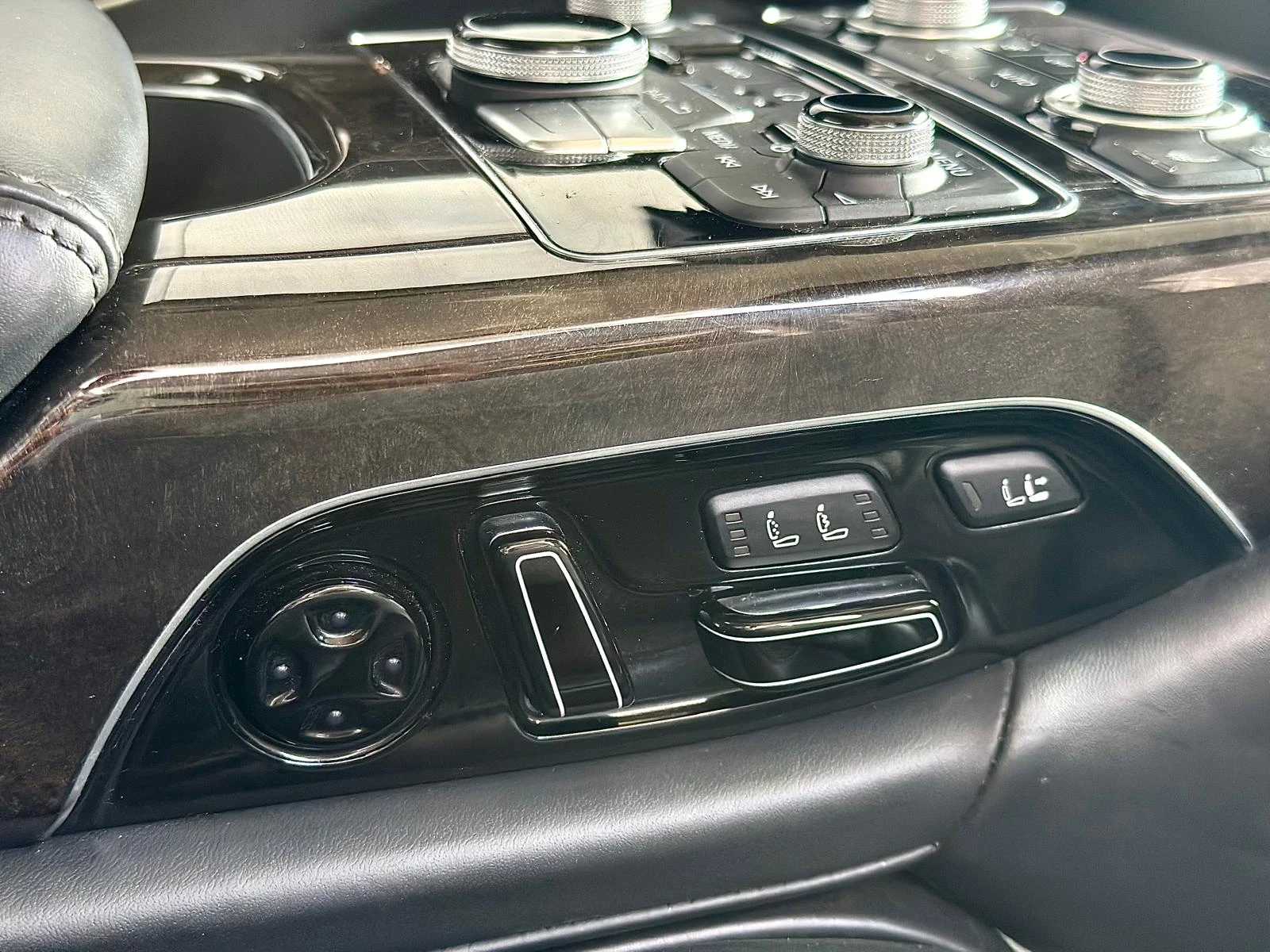 Audi A8, снимка 5 - Автомобили и джипове - 55629557
