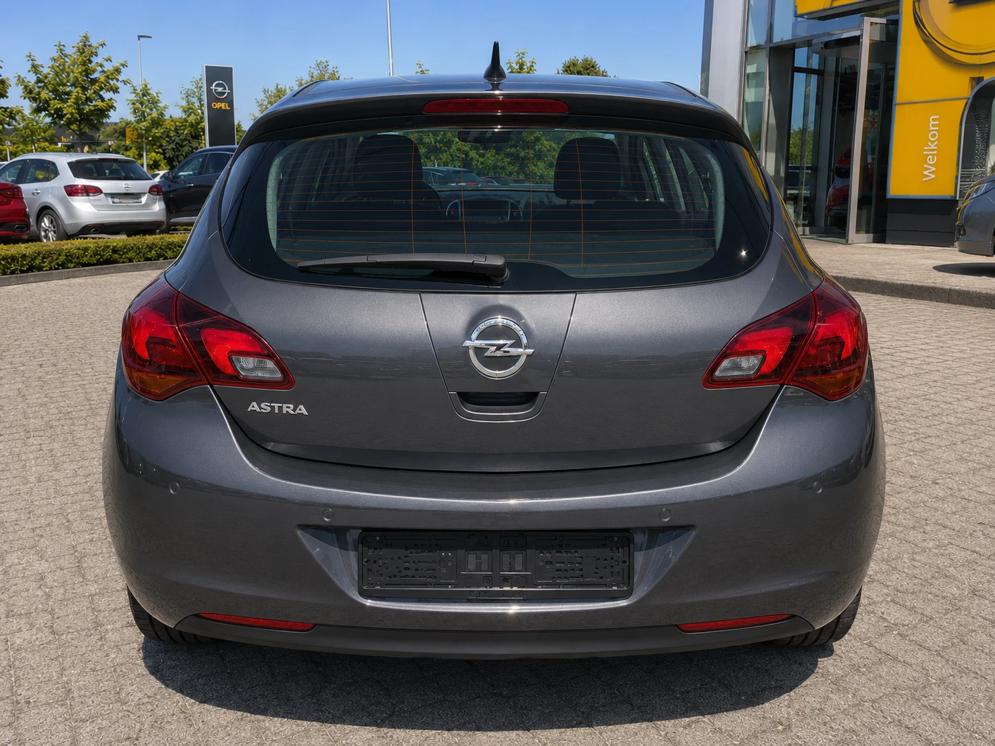 Opel Astra LPG 1.6i, снимка 2 - Автомобили и джипове - 55854029