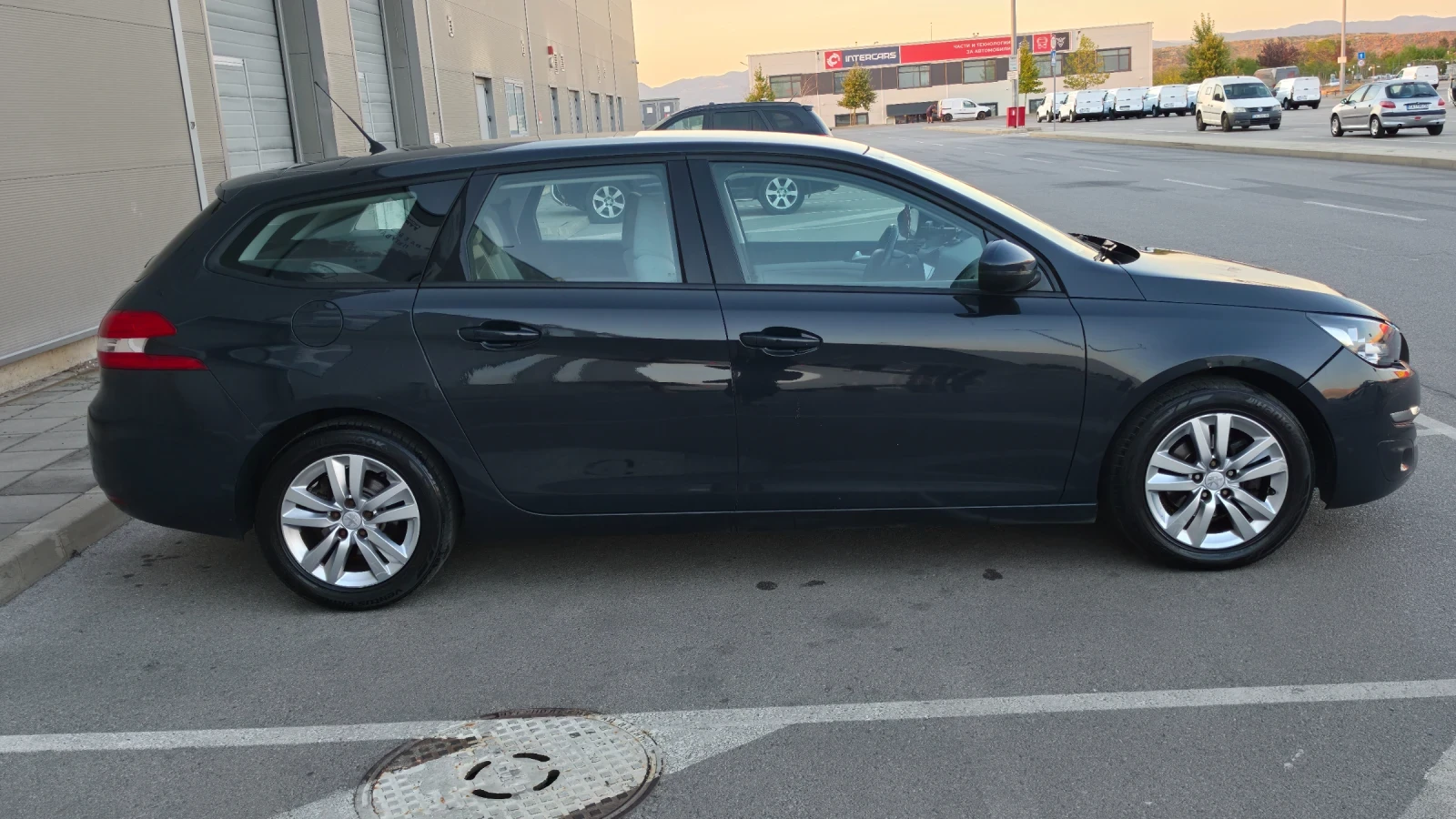 Peugeot 308 1.2 АВТОМАТИК, снимка 6 - Автомобили и джипове - 56219439