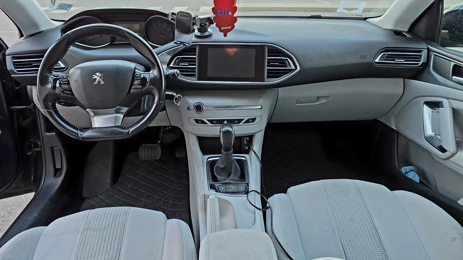 Peugeot 308 1.2 АВТОМАТИК, снимка 16 - Автомобили и джипове - 56219439