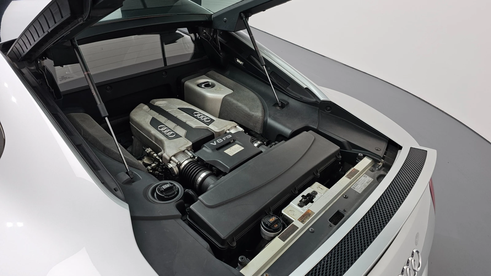 Audi R8 4.2 V8 Coupe, снимка 5 - Автомобили и джипове - 56223166