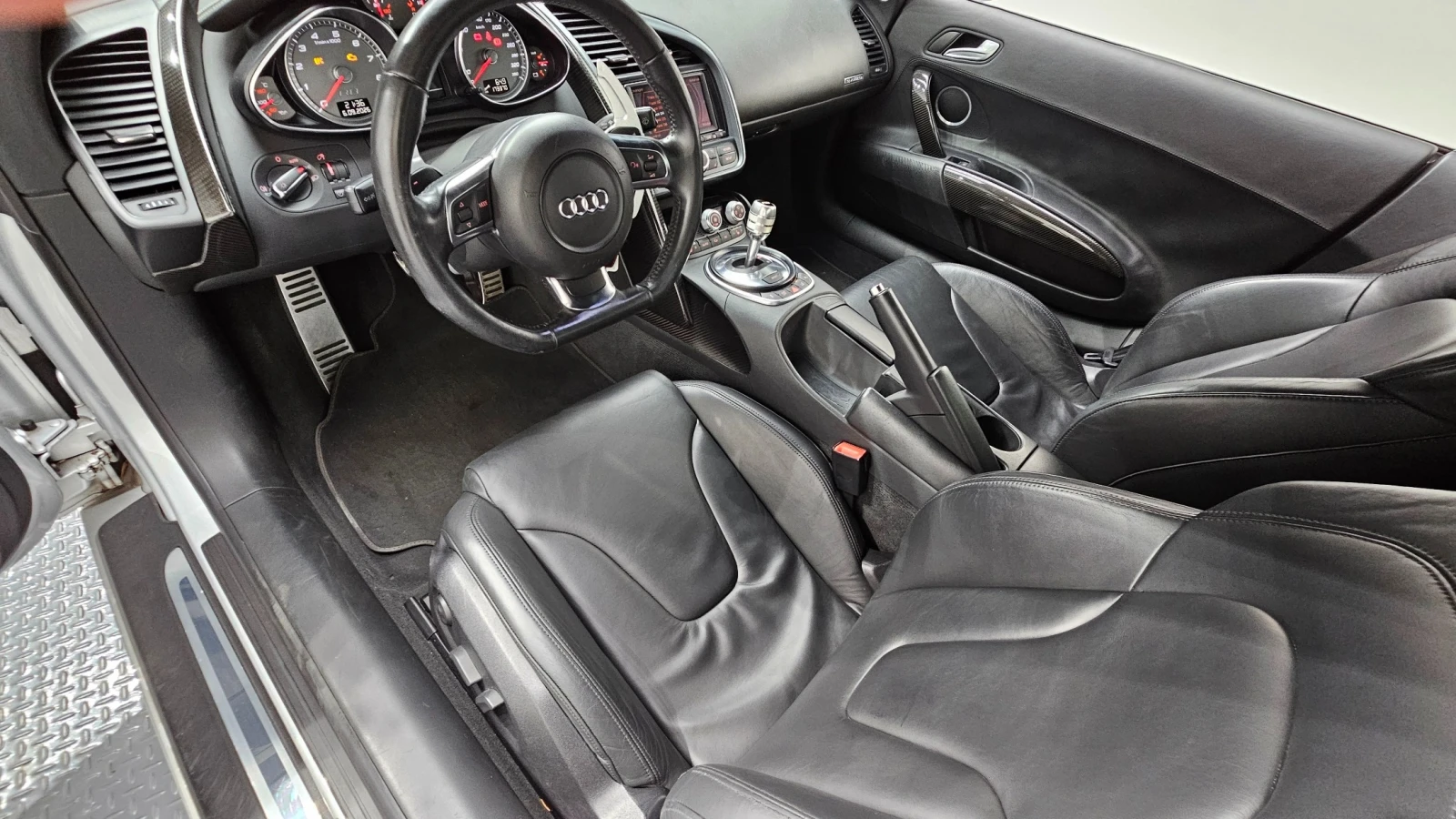 Audi R8 4.2 V8 Coupe, снимка 6 - Автомобили и джипове - 56223166