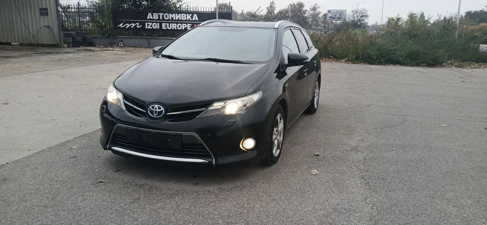 Toyota Auris, снимка 2 - Автомобили и джипове - 56706269