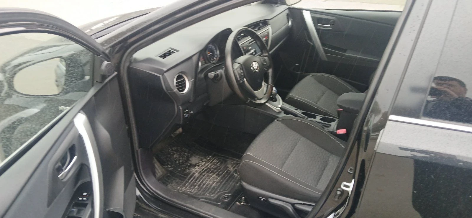 Toyota Auris, снимка 5 - Автомобили и джипове - 56706269