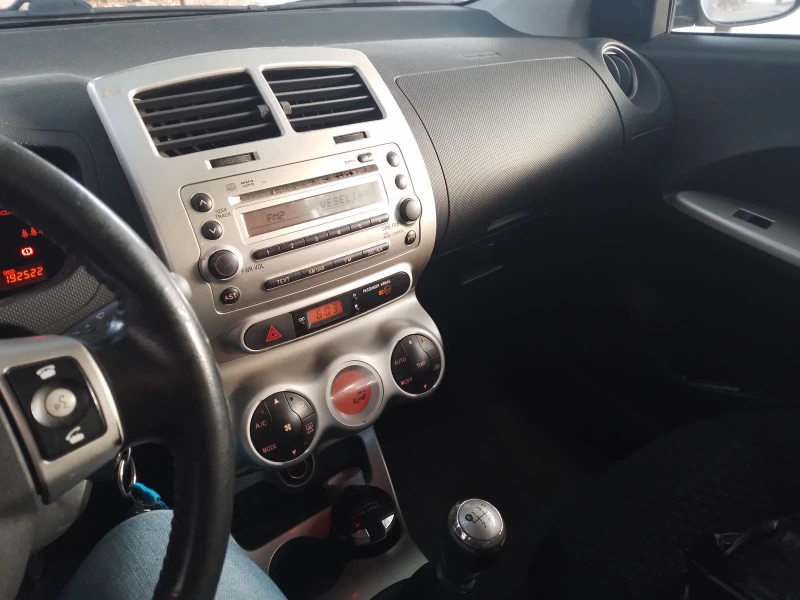 Toyota Urban Cruiser 1.4 diesel 4?4, снимка 8 - Автомобили и джипове - 51913076