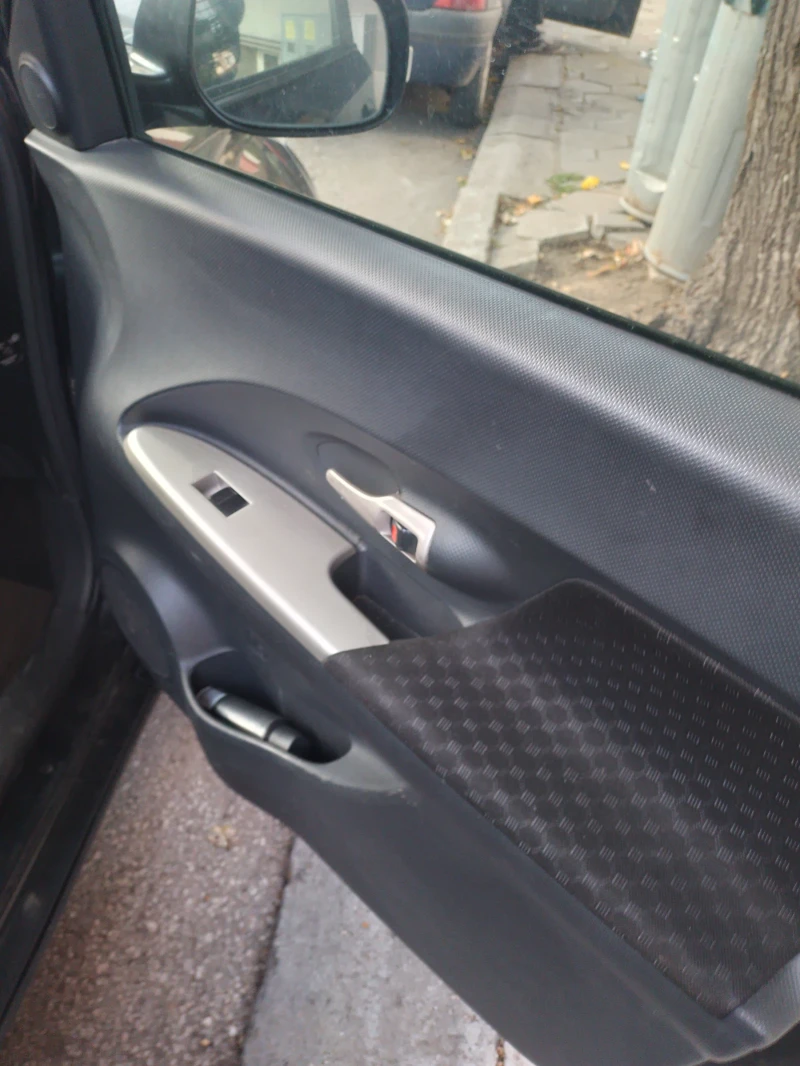 Toyota Urban Cruiser 1.4 diesel 4?4, снимка 4 - Автомобили и джипове - 51913076