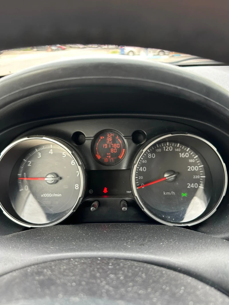 Nissan Qashqai, снимка 9 - Автомобили и джипове - 52108508