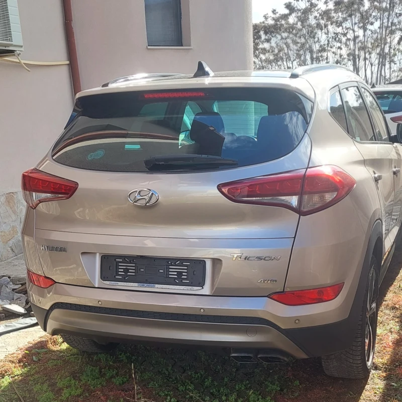 Hyundai Tucson, снимка 4 - Автомобили и джипове - 52503572