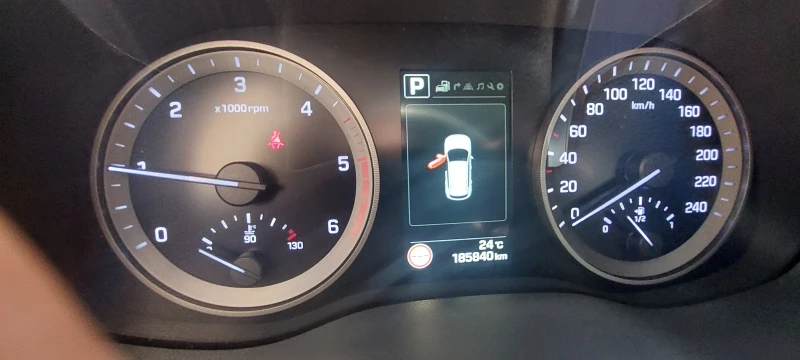 Hyundai Tucson, снимка 7 - Автомобили и джипове - 52503572