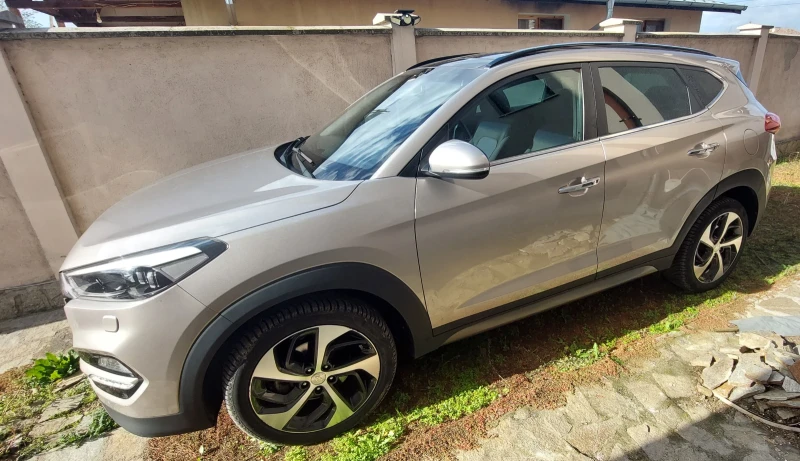 Hyundai Tucson, снимка 5 - Автомобили и джипове - 52503572