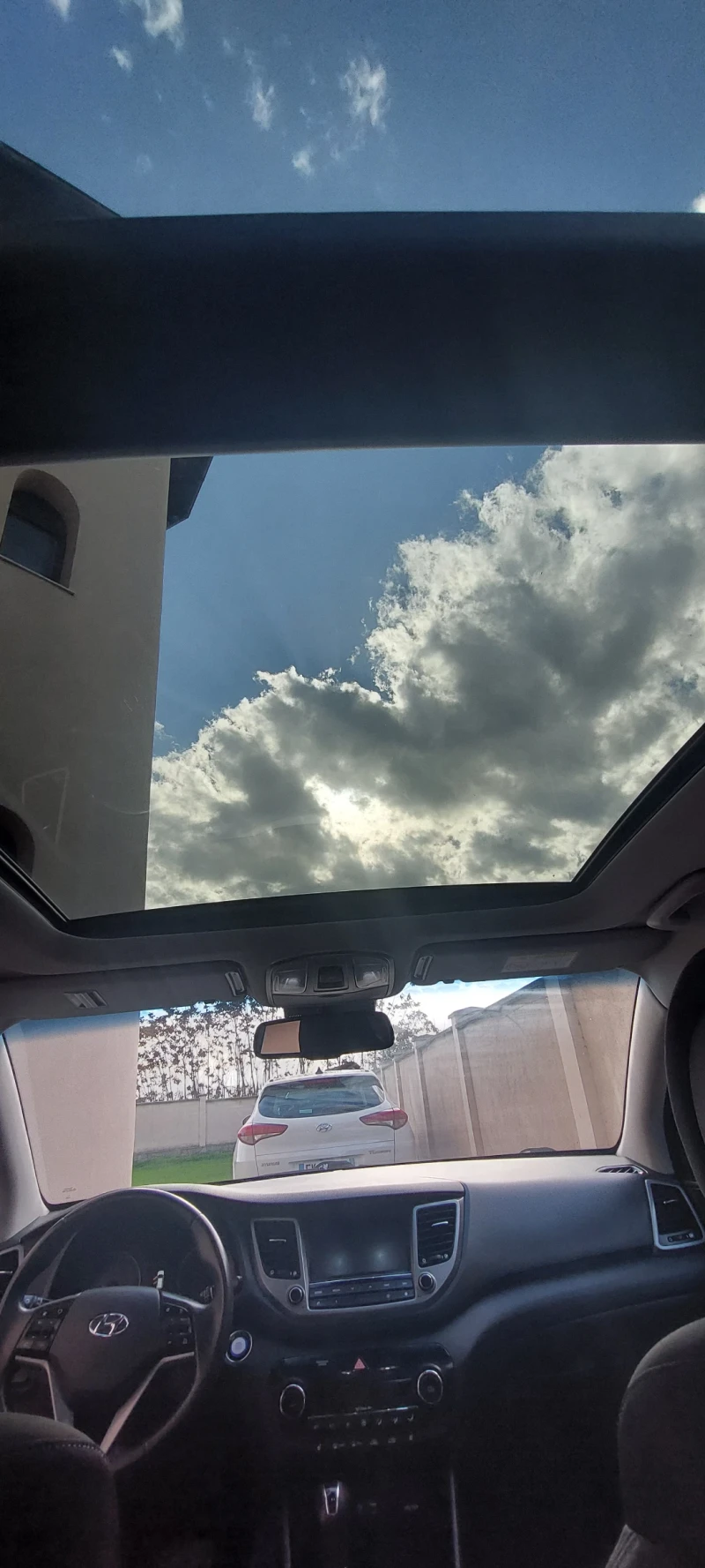 Hyundai Tucson, снимка 10 - Автомобили и джипове - 52503572