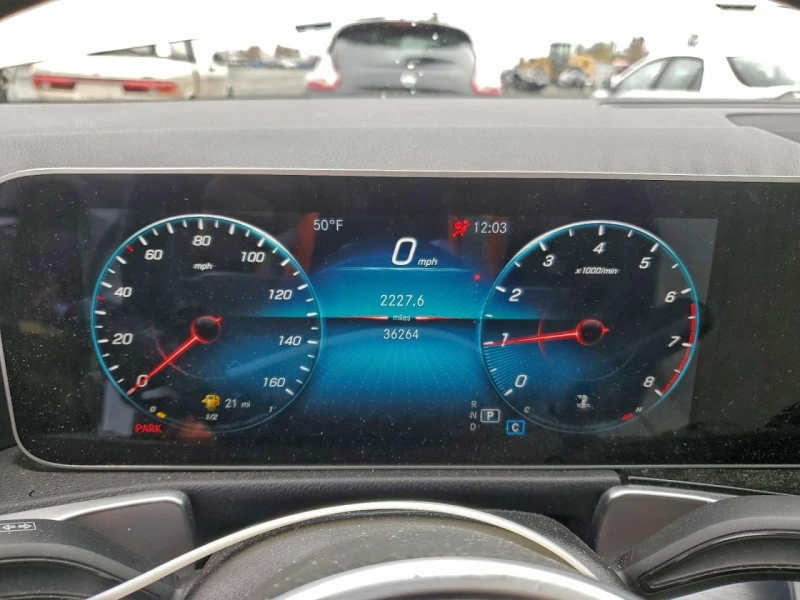 Mercedes-Benz GLB 250 4MATIC* DISTRONIC* ПОДГРЕВИ* ПАНОРАМА* KEYLESS, снимка 9 - Автомобили и джипове - 53156228