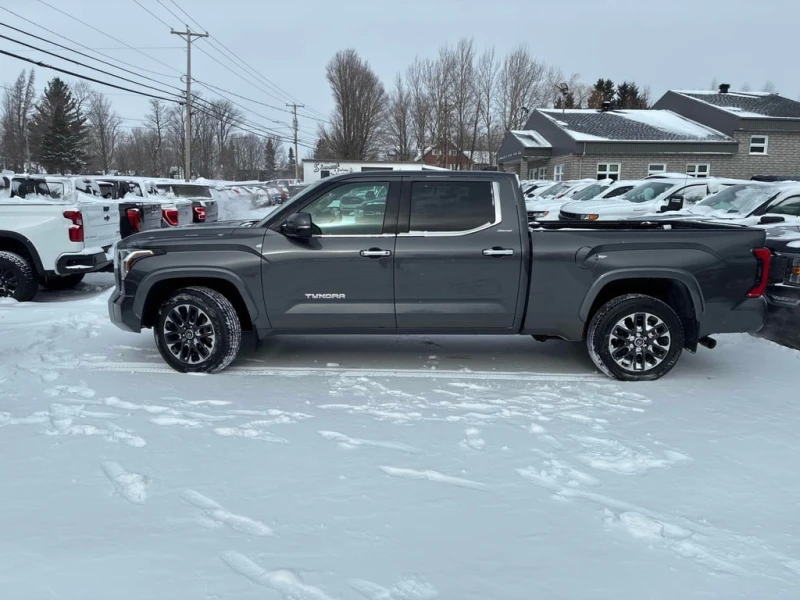 Toyota Tundra * 4x4 Crewmax Limited Long Bed * CARFAX, снимка 2 - Автомобили и джипове - 53307382