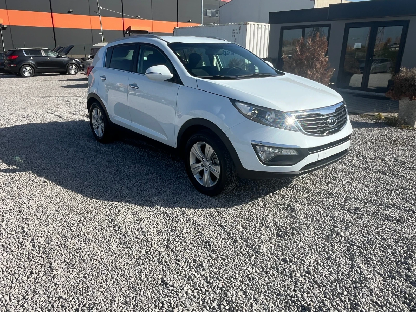 Kia Sportage 1.6i-135k.c. Active 2WD - изображение 8