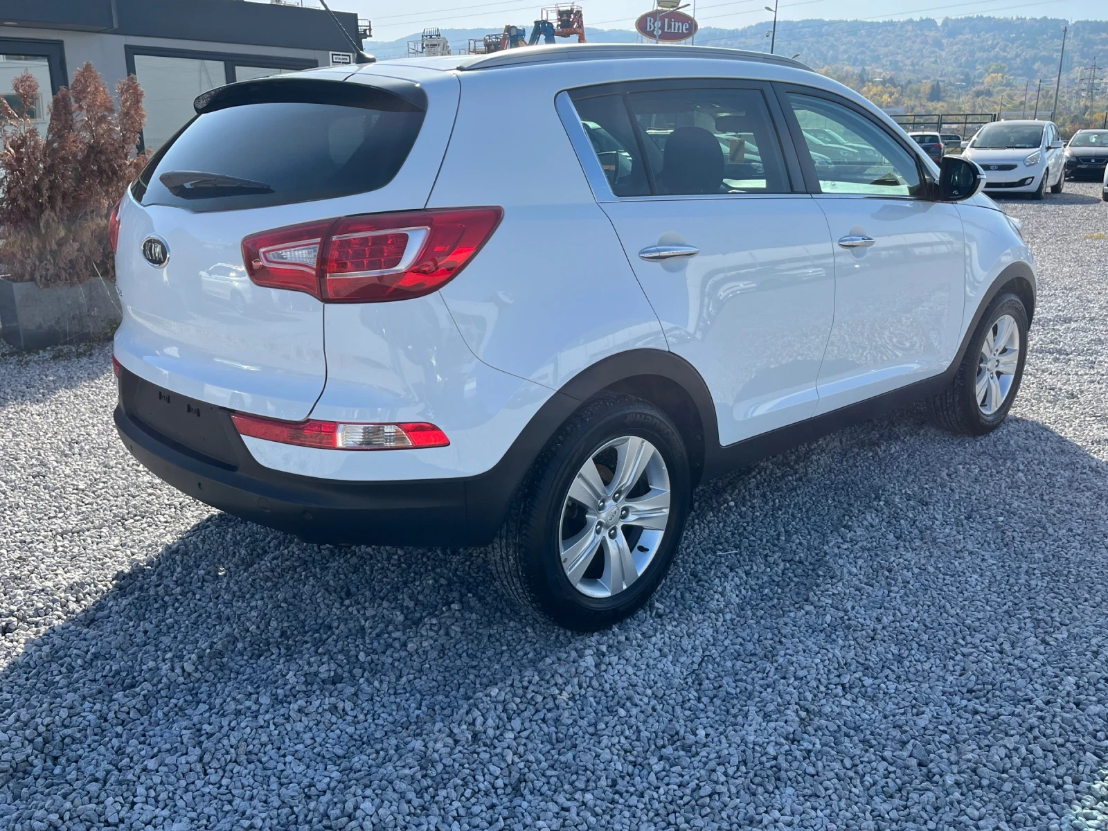 Kia Sportage 1.6i-135k.c. Active 2WD - изображение 6