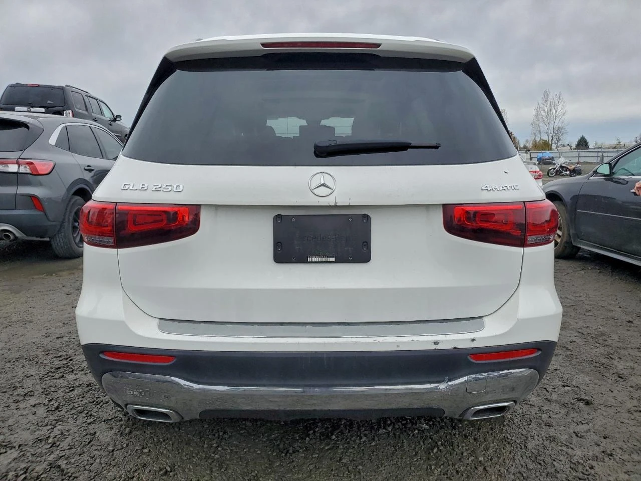 Mercedes-Benz GLB 250 4MATIC* DISTRONIC* ПОДГРЕВИ* ПАНОРАМА* KEYLESS - изображение 6
