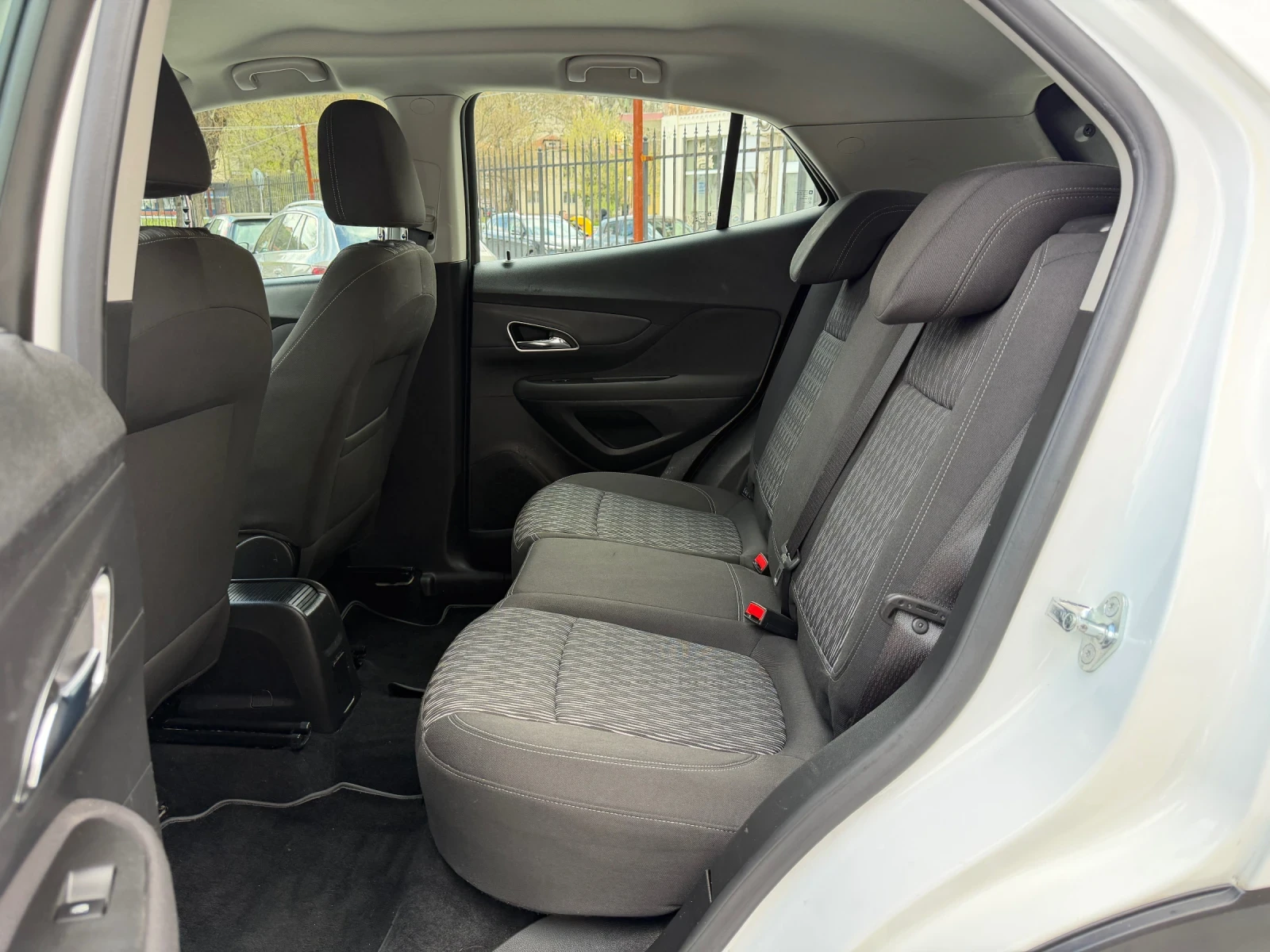 Opel Mokka 1.6CDTI * 136 к.с * EURO 6, снимка 11 - Автомобили и джипове - 54147862