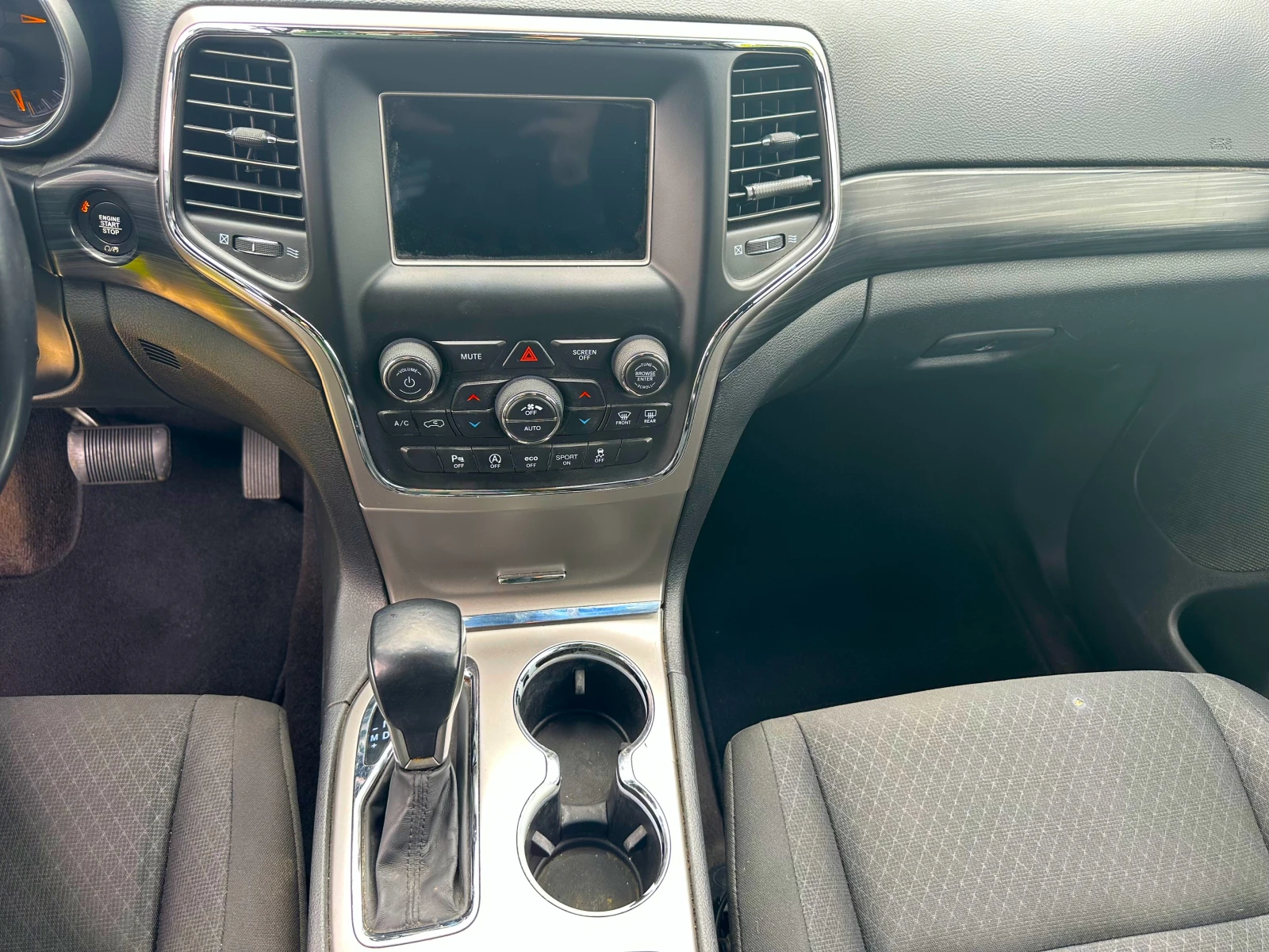 Jeep Grand cherokee 3, 6 V6, снимка 10 - Автомобили и джипове - 54483727
