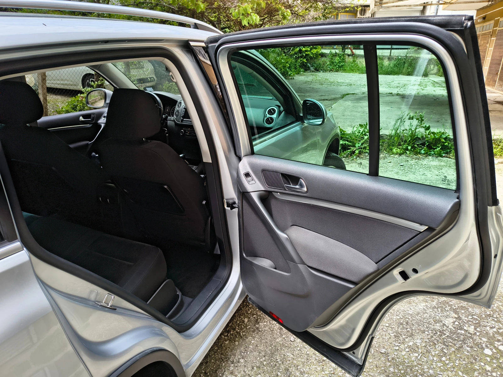 VW Tiguan DSG7 4Motion, снимка 6 - Автомобили и джипове - 54547640