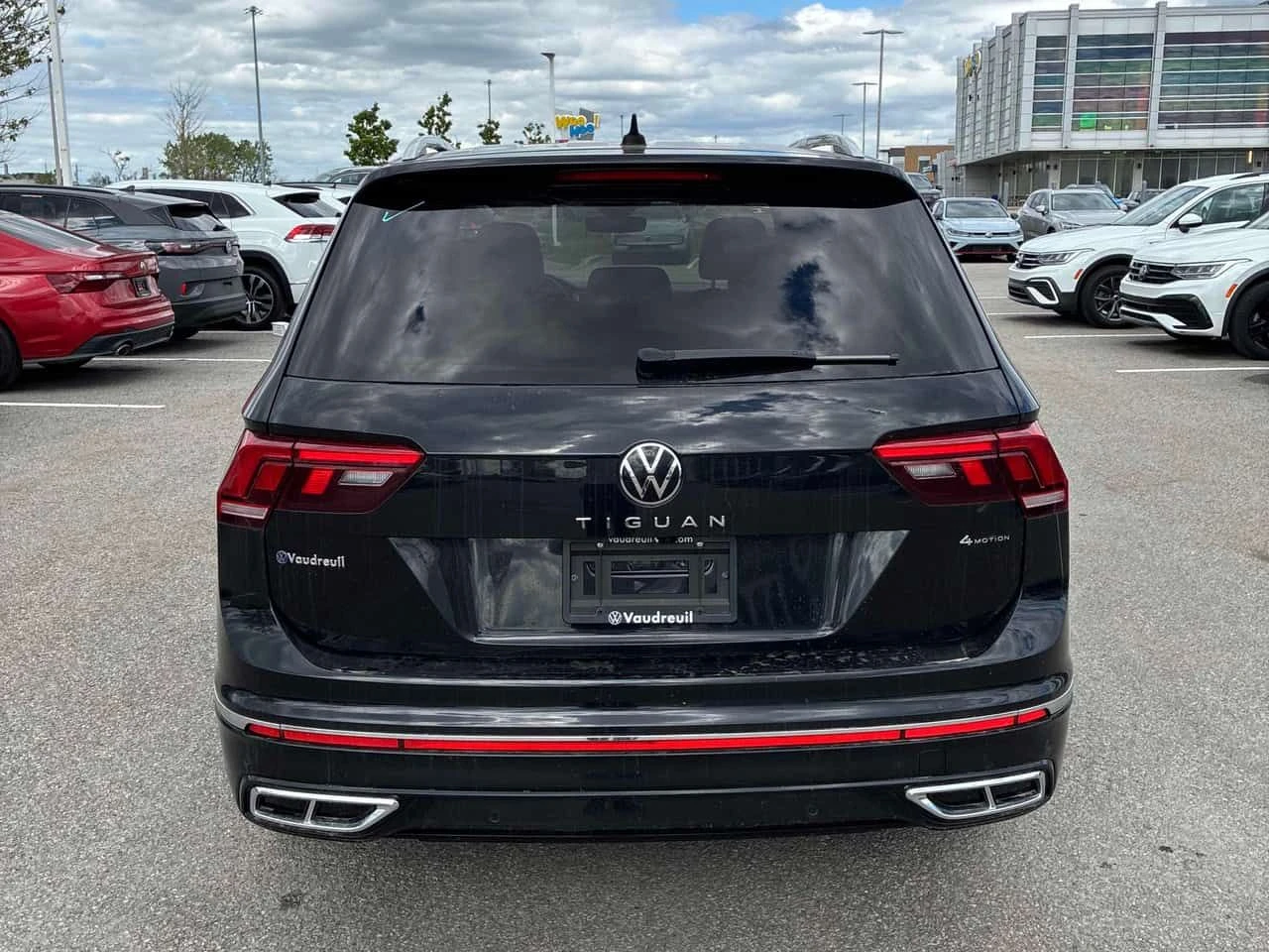 VW Tiguan Highline R Line / 360 / ОБДУХВАНЕ / FENDER, снимка 4 - Автомобили и джипове - 54706691