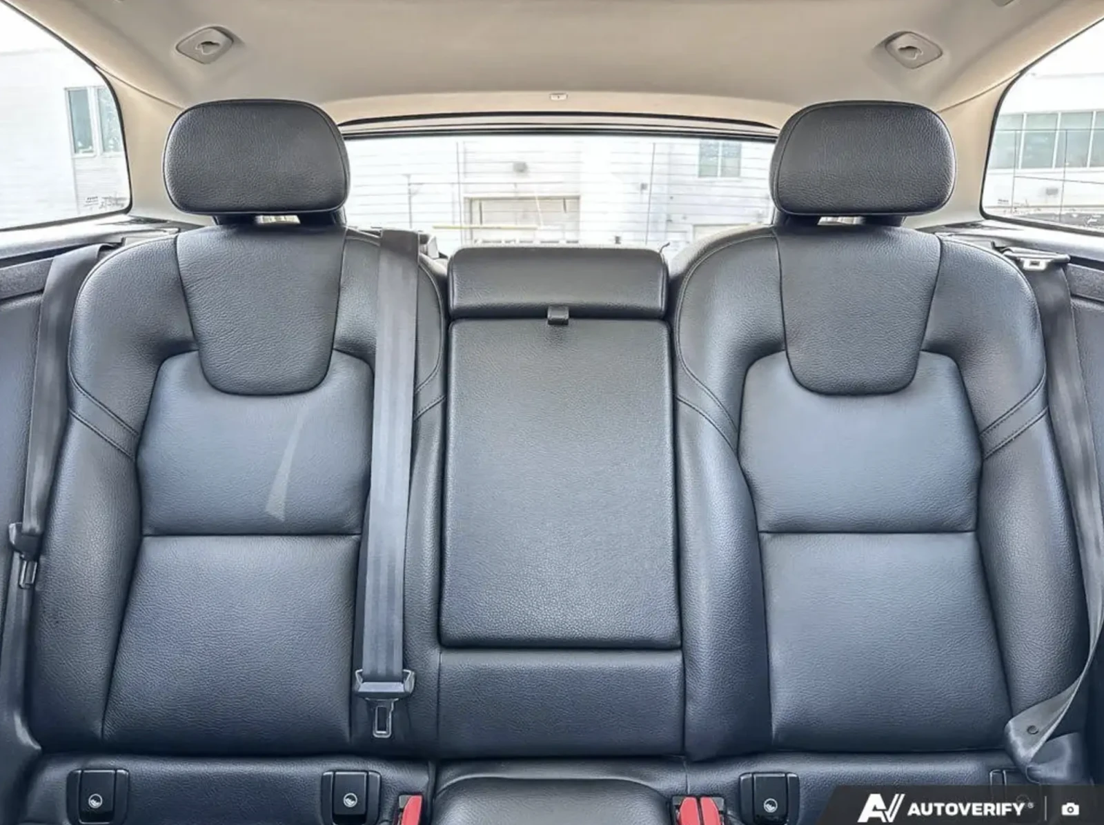 Volvo XC60 2022 Volvo XC60 Т8 Recharge Inscription Expression, снимка 8 - Автомобили и джипове - 55475392