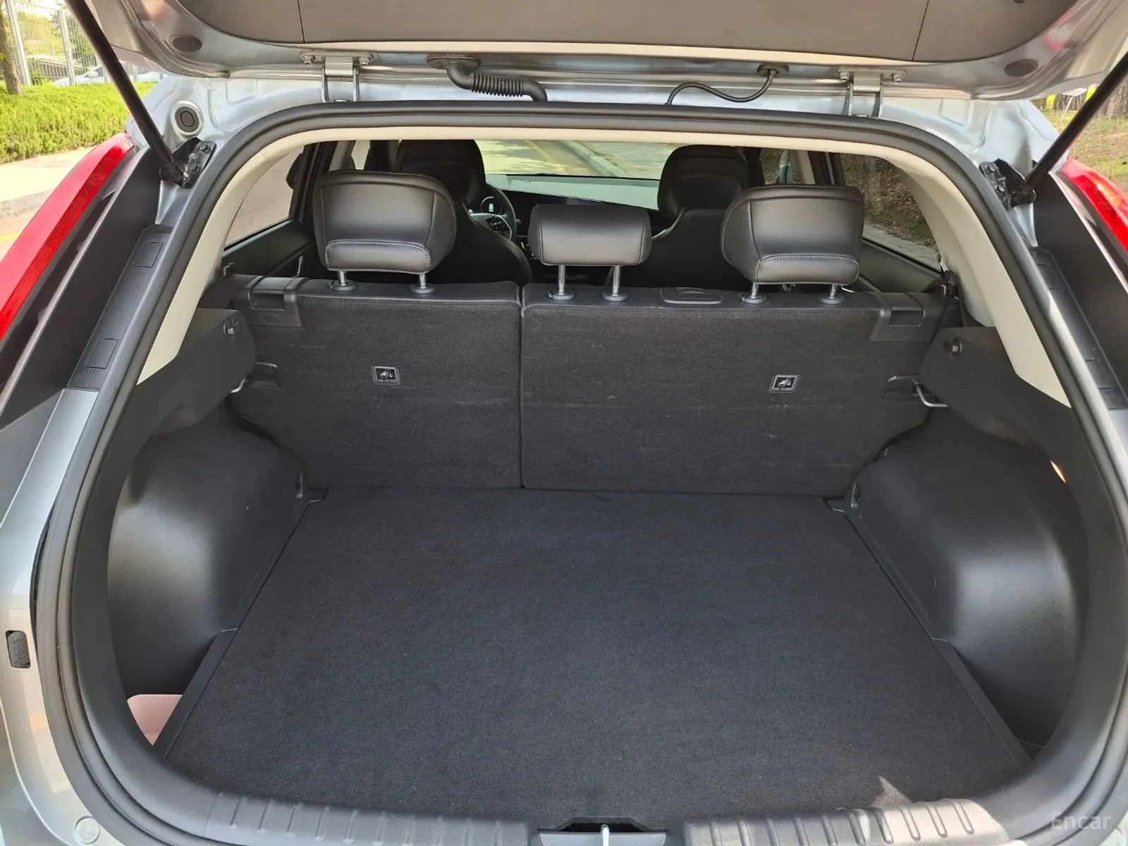 Kia Niro, снимка 11 - Автомобили и джипове - 55587399
