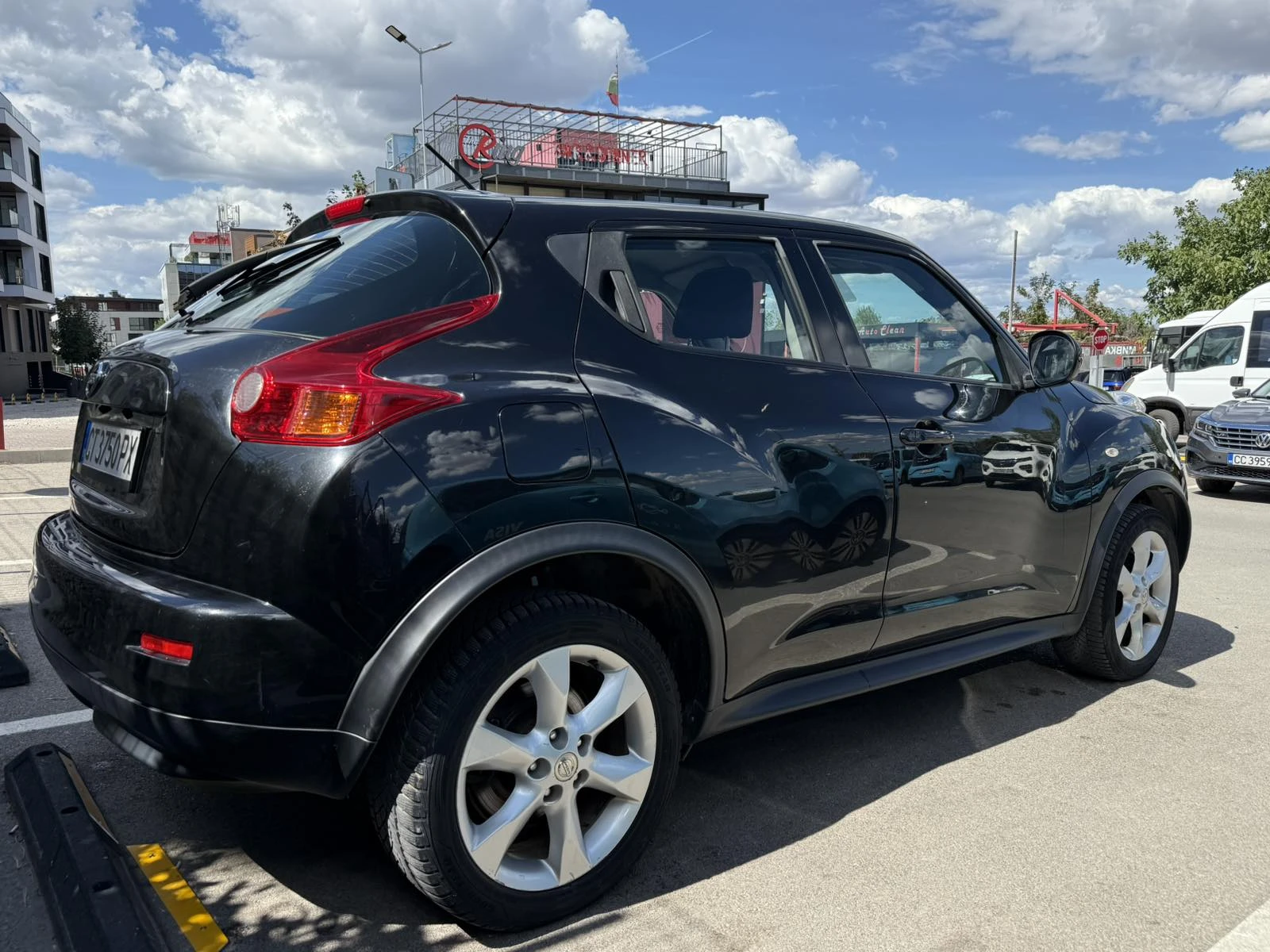 Nissan Juke 1.6 I, снимка 6 - Автомобили и джипове - 56013177