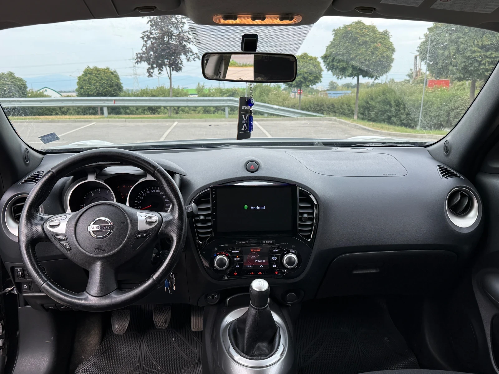 Nissan Juke 1.6 I, снимка 14 - Автомобили и джипове - 56013177