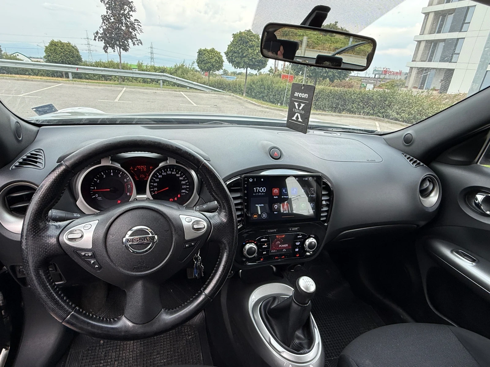 Nissan Juke 1.6 I, снимка 3 - Автомобили и джипове - 56013177