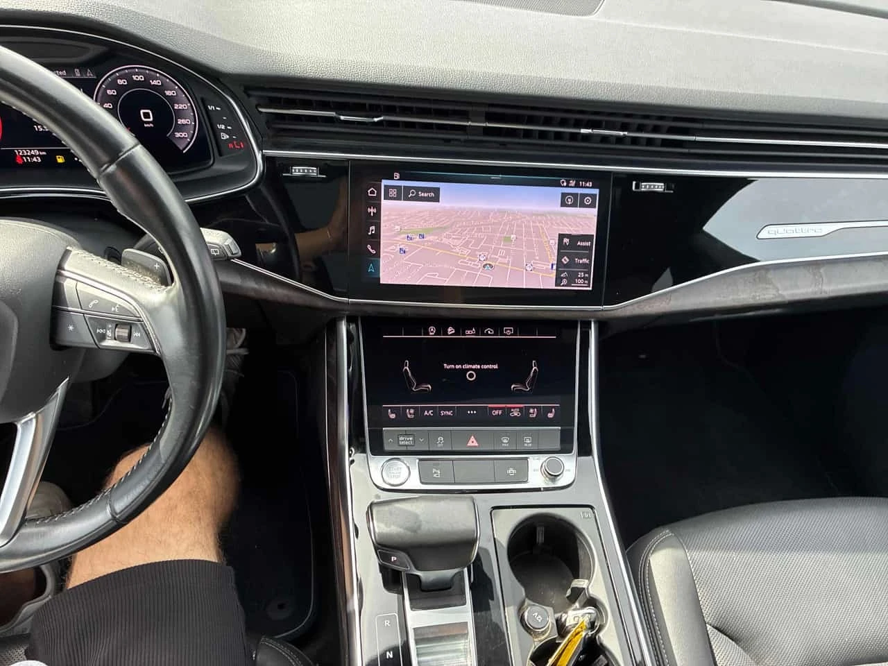 Audi Q8 * Progressiv * CARFAX * , снимка 9 - Автомобили и джипове - 56481633