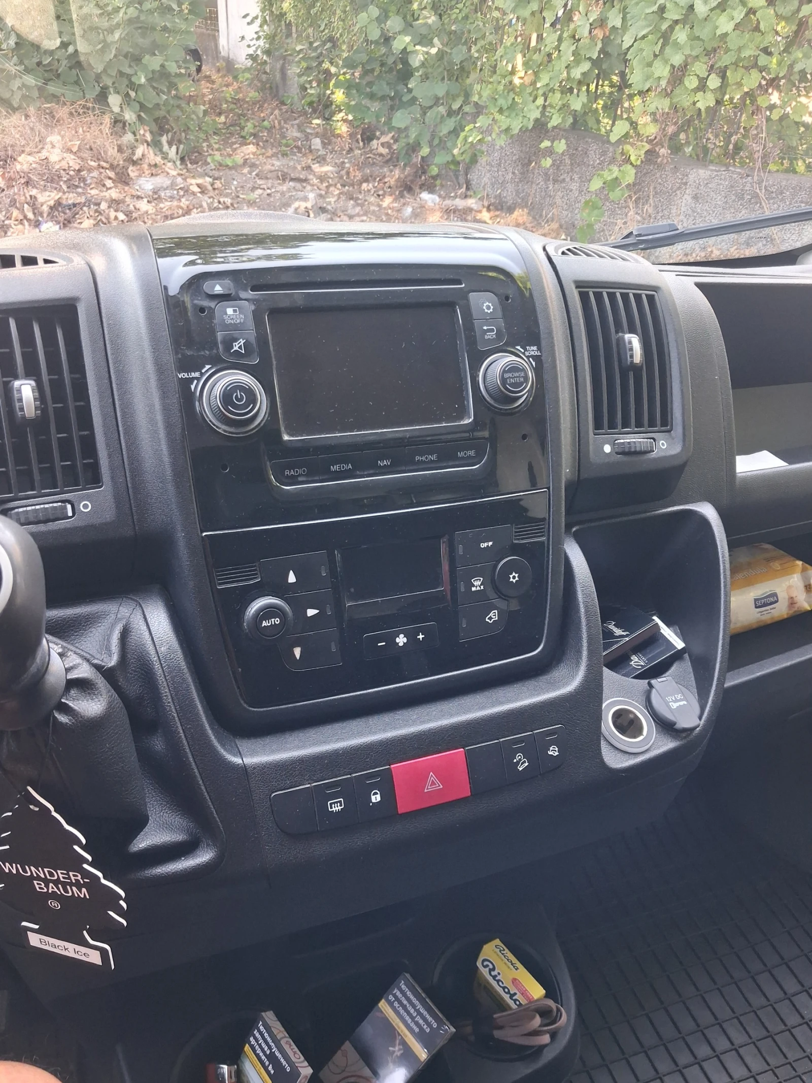 Peugeot Boxer 2.0 HDi 163 кс 6ск, снимка 10 - Бусове и автобуси - 55612402