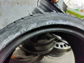 Гуми Зимни 225/40R18, снимка 3 - Гуми и джанти - 39142663