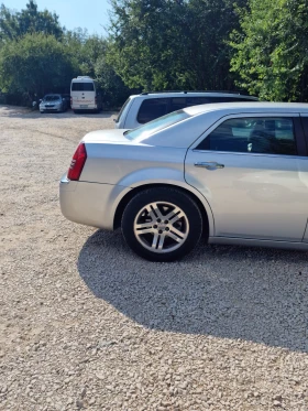 Chrysler 300c | Mobile.bg    11