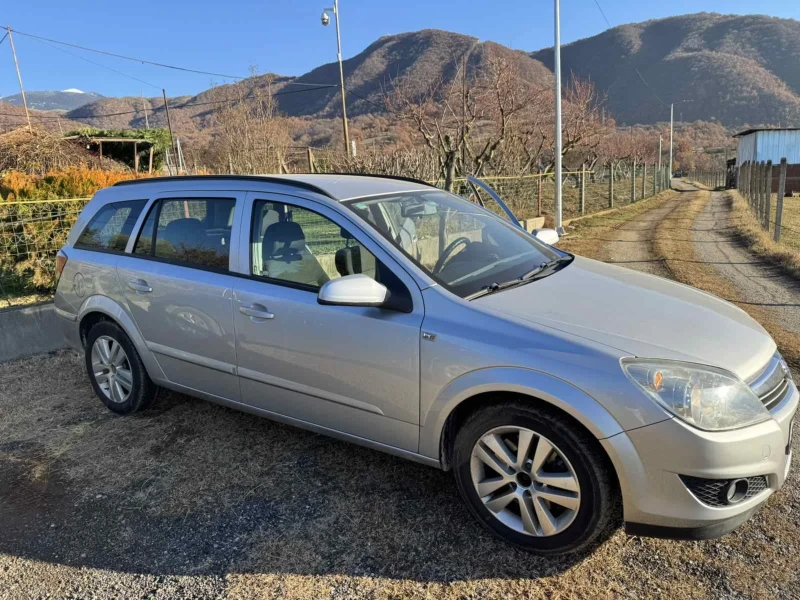 Opel Astra, снимка 3 - Автомобили и джипове - 48588639