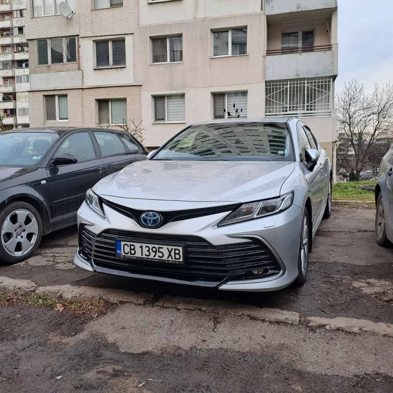 Toyota Camry Хибрид , снимка 2 - Автомобили и джипове - 48838312