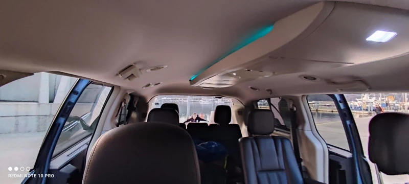 Chrysler Town and Country + Газ, снимка 11 - Автомобили и джипове - 51723298