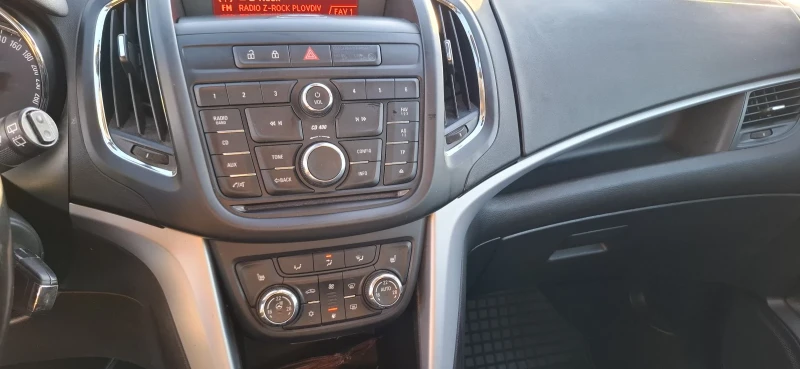 Opel Zafira Tourer /Регистрирана, снимка 15 - Автомобили и джипове - 52239471