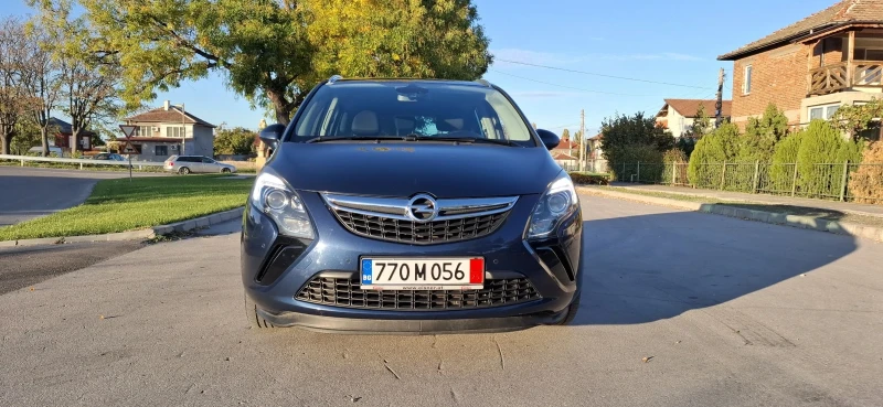 Opel Zafira Tourer /Регистрирана
