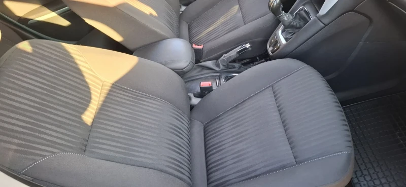 Opel Zafira Tourer /Регистрирана, снимка 11 - Автомобили и джипове - 52239471