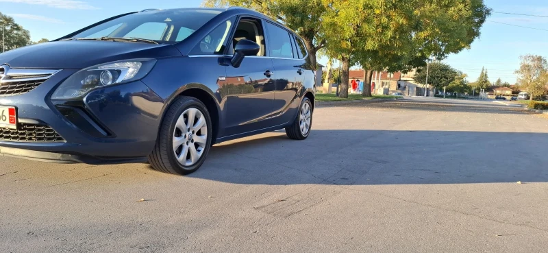 Opel Zafira Tourer /Регистрирана, снимка 4 - Автомобили и джипове - 52239471