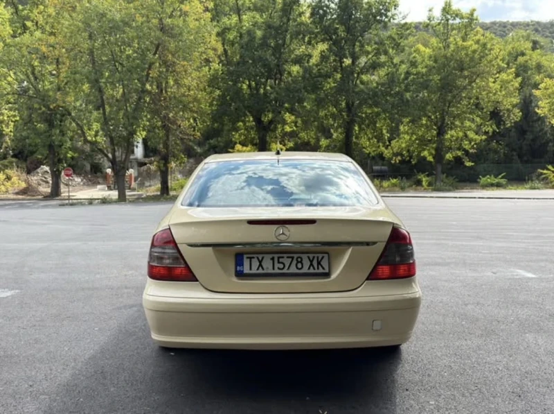 Mercedes-Benz E 200 E200 Compressor / Заводски метан, снимка 4 - Автомобили и джипове - 52320715