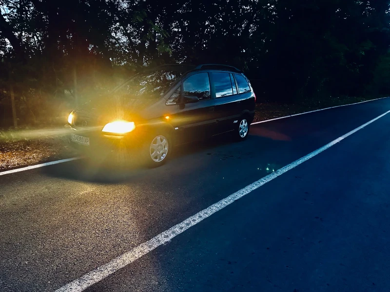 Opel Zafira, снимка 4 - Автомобили и джипове - 52567496